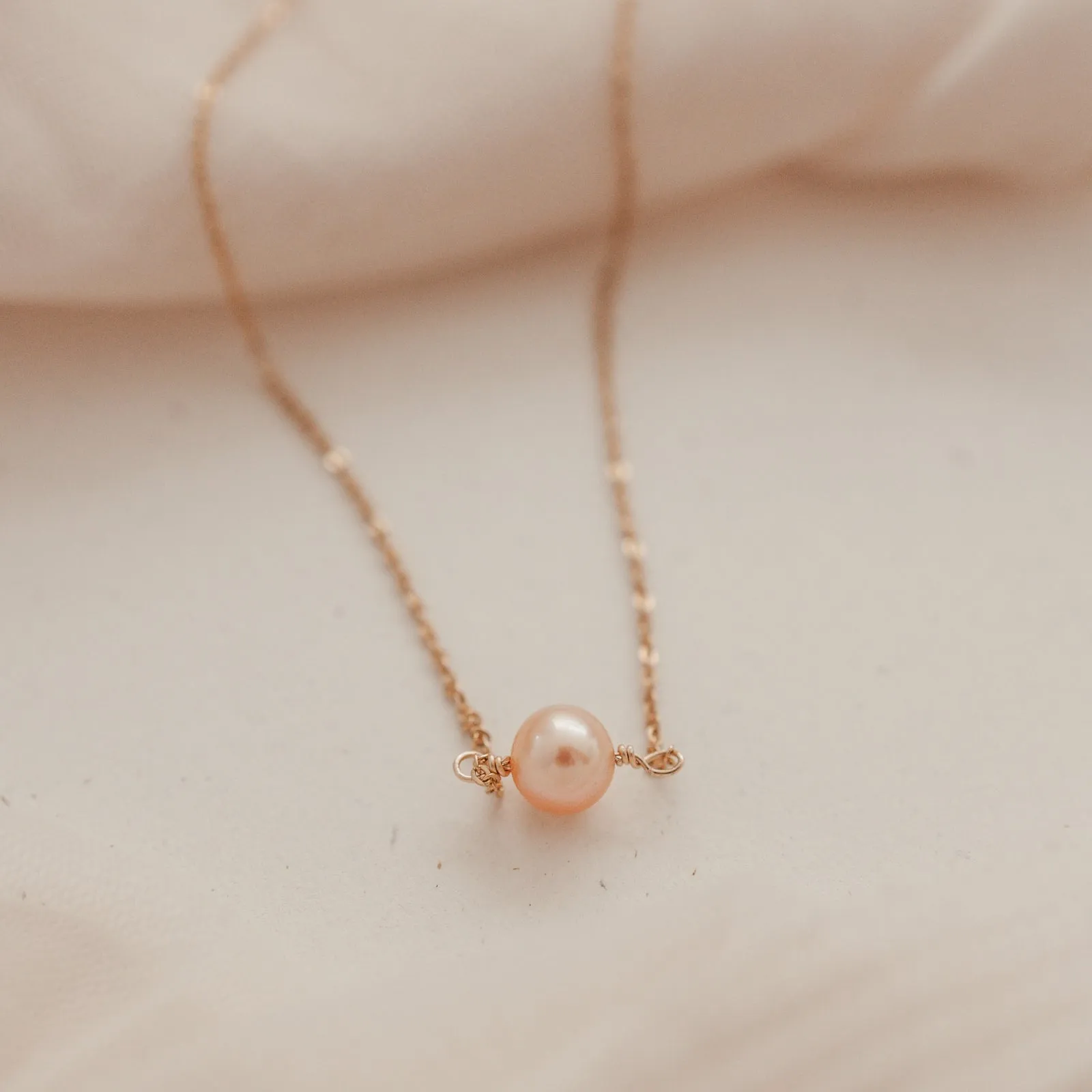 Pearl • Single Pearl Necklace